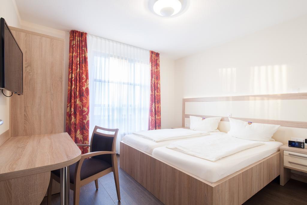 Gda Hotel Am Schlosspark Bad Homburg vor der Hohe Ruang foto